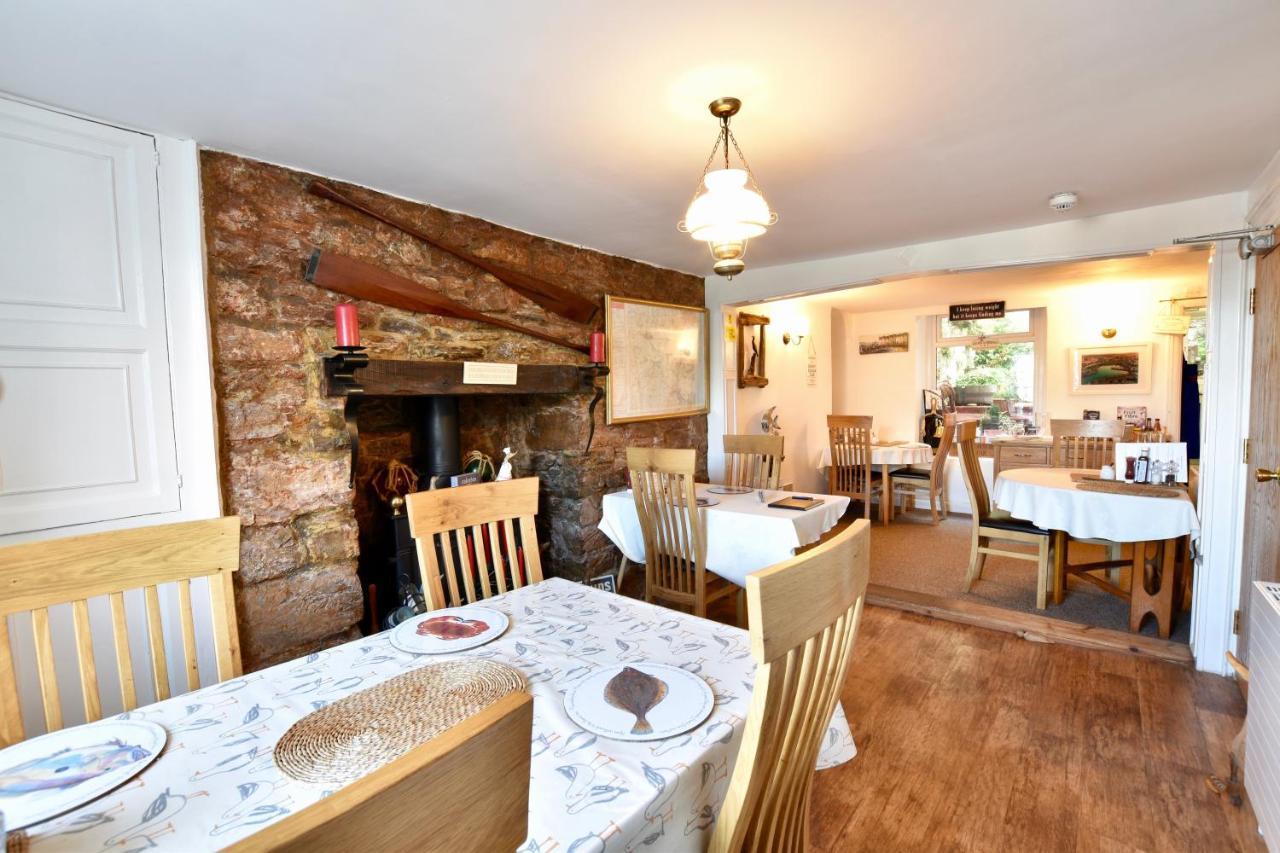 בריקסהאם Sampford Harbour Side Guest House מראה חיצוני תמונה